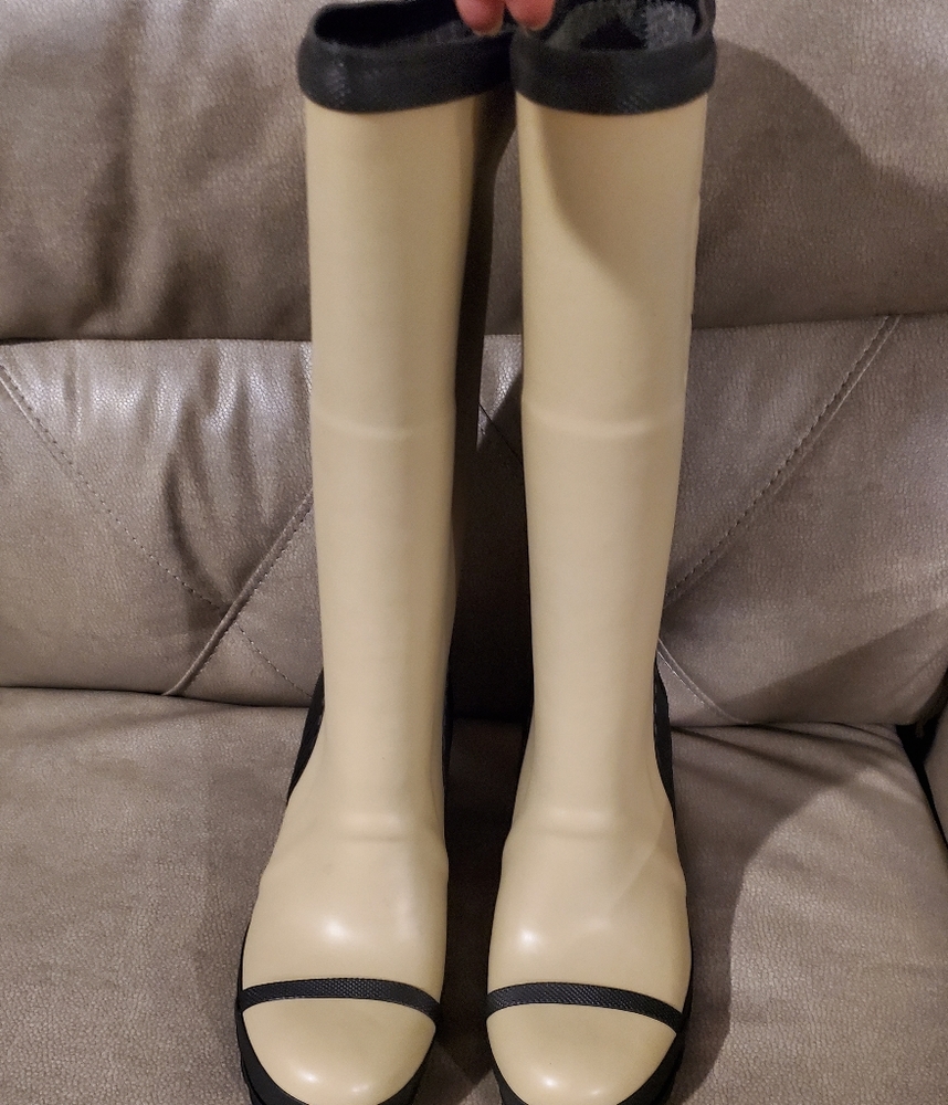 Rainboots